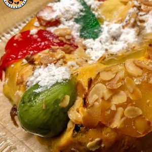 gâteau avec fruits confits et sucre glace, tradition des fêtes de fin d'année portugaises