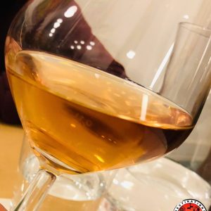 verre de vin orange, spécialité slovène