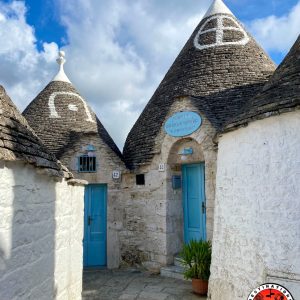 vue extérieure de trulli, habitations traditionnelles des Pouilles